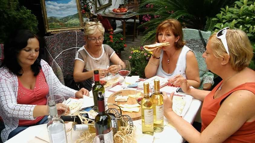 Fonagy Es Walter Vendeg- Es Borhaz Bed & Breakfast Vac Exterior photo